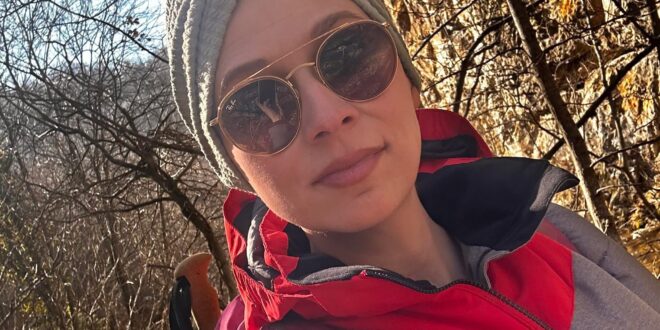 Emina saznala da je trudna i da ima rak dojke