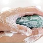 OBIČNI SAPUN RJEŠAVA OVIH 8 PROBLEMA! Kupujemo svašta, a zanemarujemo ovu osnovnu namirnicu! OBIČNI SAPUN RJEŠAVA OVIH 8 PROBLEMA! Kupujemo svašta, a zanemarujemo ovu osnovnu namirnicu! - featured image