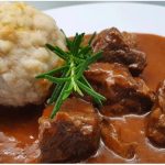 Kako zgusnuti gulaš bez zaprške? Evo šta je trik, biće ukusan i kremast Kako zgusnuti gulaš bez zaprške? Evo šta je trik, biće ukusan i kremast - featured image