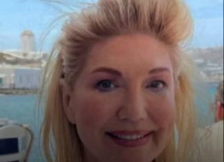 Suzana Mančić se skinula u sedmoj deceniji! TIJELO BEZ FILTERA I UREĐIVANJA! “Sve staro, visi, kako je nije stid unučadi i djece… Suzana Mančić se skinula u sedmoj deceniji! TIJELO BEZ FILTERA I UREĐIVANJA! “Sve staro, visi, kako je nije stid unučadi i djece… - featured image